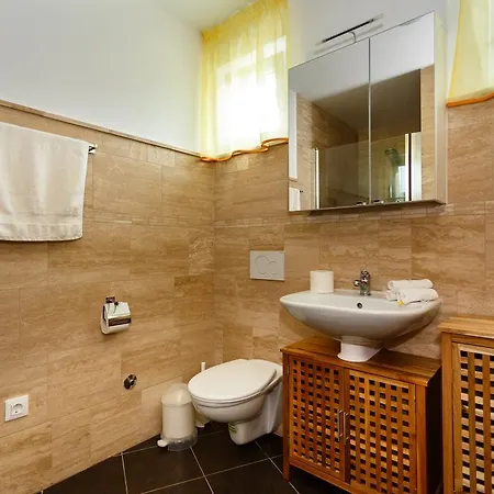 Bay Seashore Apartman *