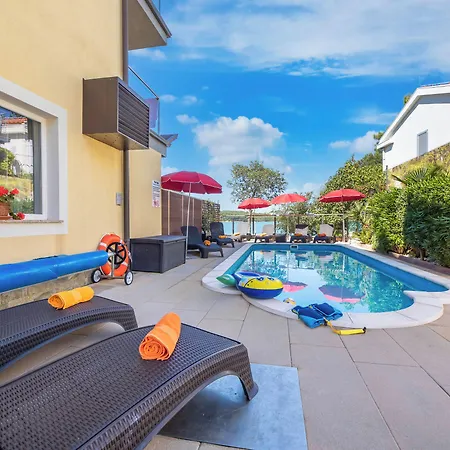 Bay Seashore Apartment *
