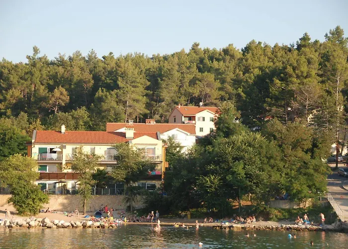 索利内湾海滨公寓 *