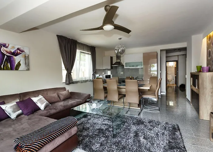 公寓 索利内湾海滨公寓 *