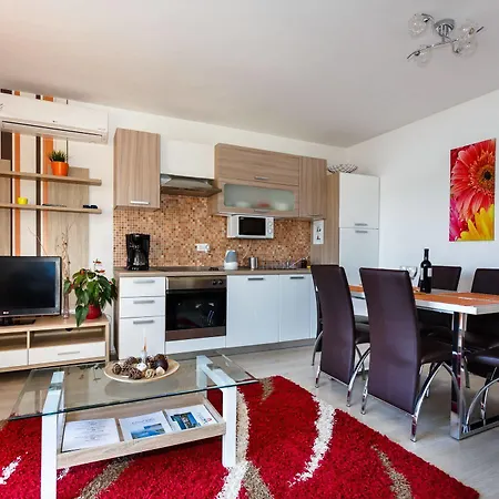Apartment Bay Seashore *