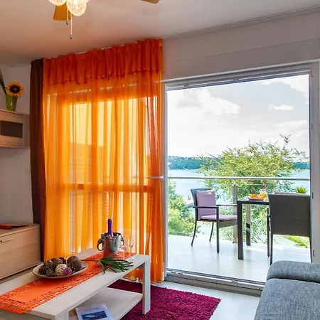 Apartment Bay Seashore