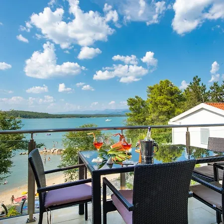 Apartment Bay Seashore *