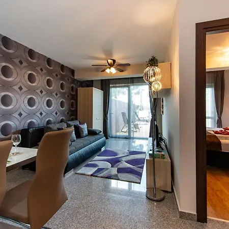 Apartment Bay Seashore